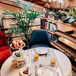 Palazzo Bruchi Bed & Breakfast 3*
