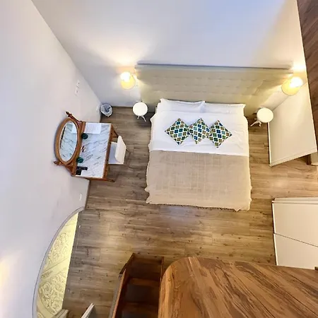 Palazzo Bruchi Bed & Breakfast