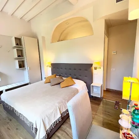 Palazzo Bruchi B&B 3*