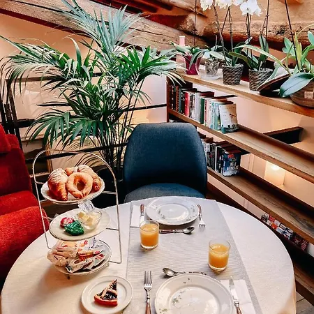Palazzo Bruchi Bed & Breakfast *