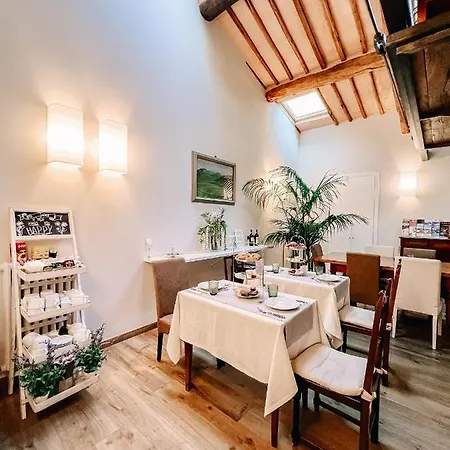 Palazzo Bruchi Bed & Breakfast 3*