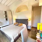 Palazzo Bruchi Bed and breakfast 3*