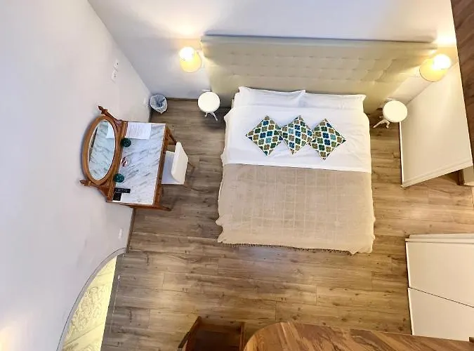 Palazzo Bruchi Bed & Breakfast